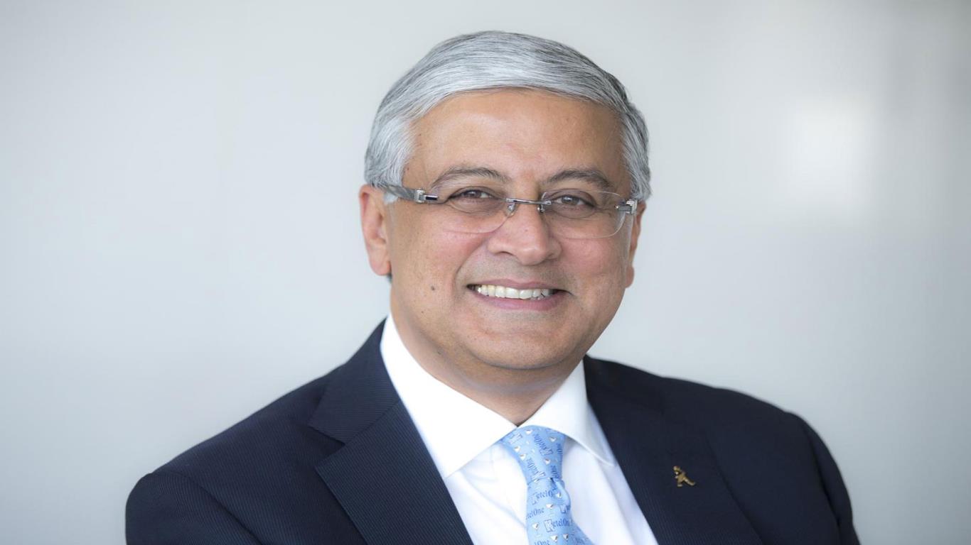Ivan Menezes, Diageo: 48% pay cut