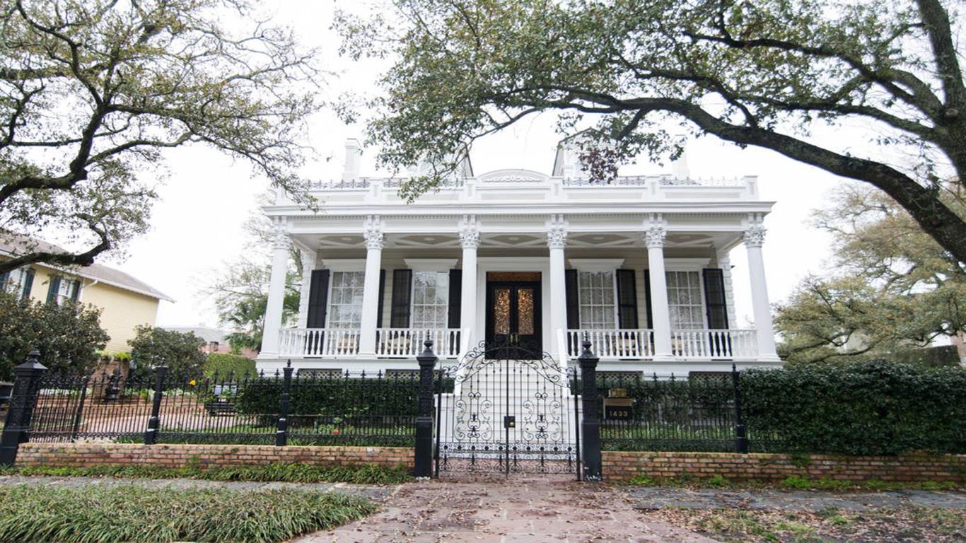 Historic mansion in New Orleans – $10,000  (£7,214)