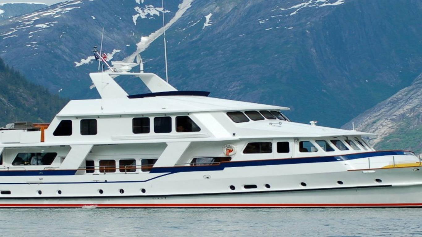 Charter VIP yacht in Alaska – $10,000 (£7,214)