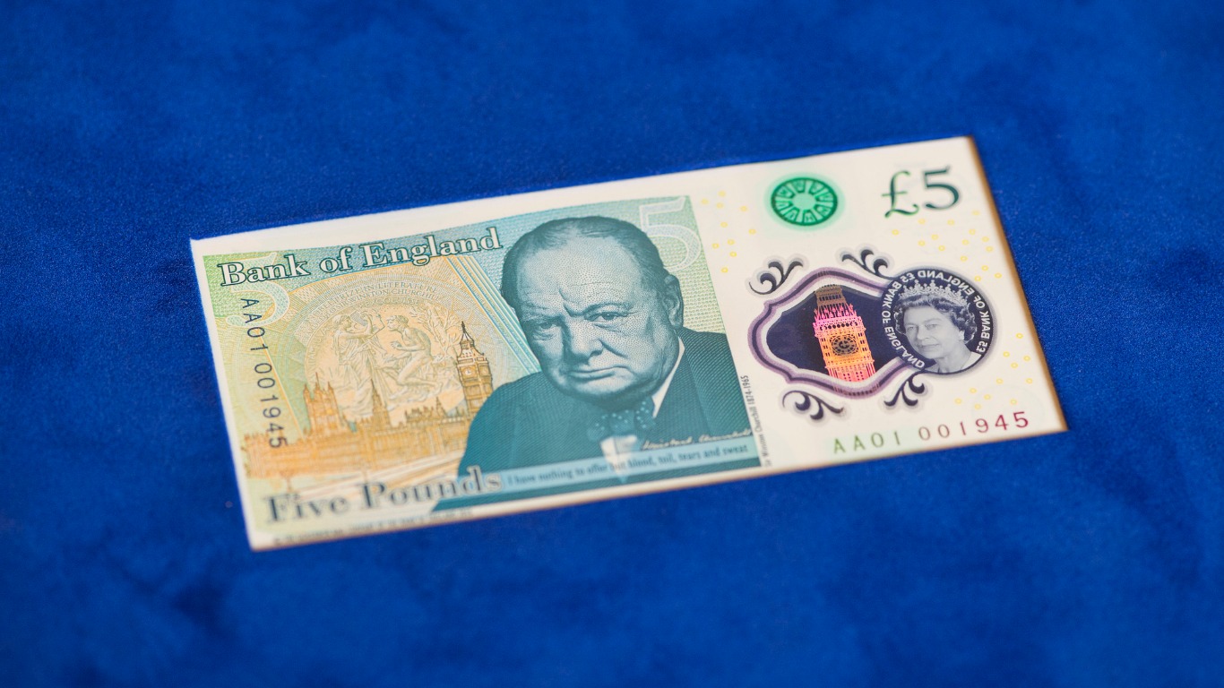 Fake £5 notes: how to spot a fake new Winston Churchill banknote