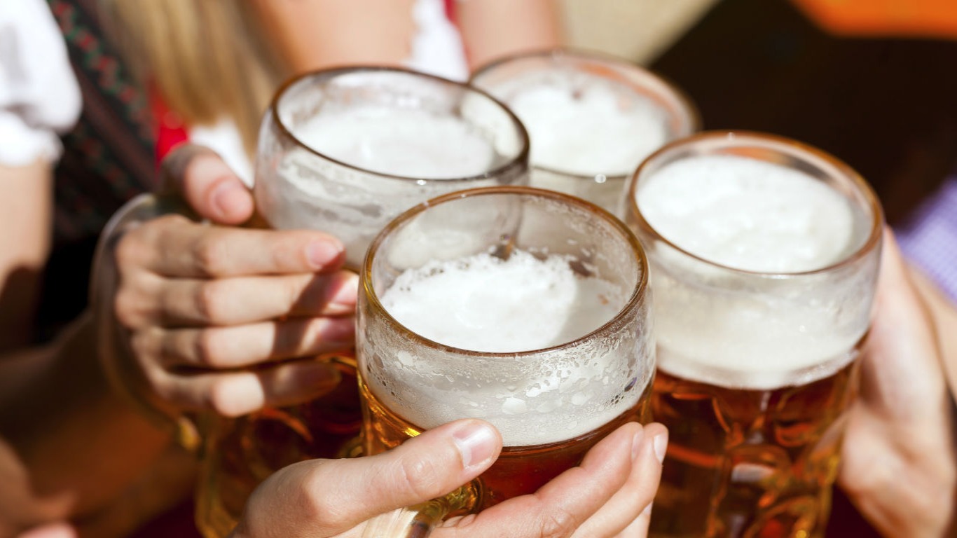 What the Budget means for drinkers & smokers (Image: Shutterstock)