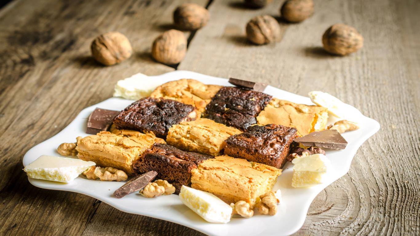 Blondies and brownies 