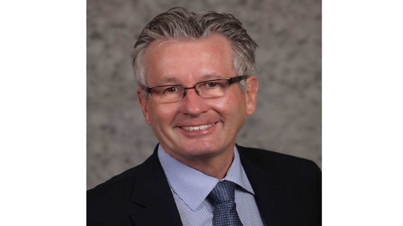 Nigel Travis, Dunkin' Brands: 47% pay cut
