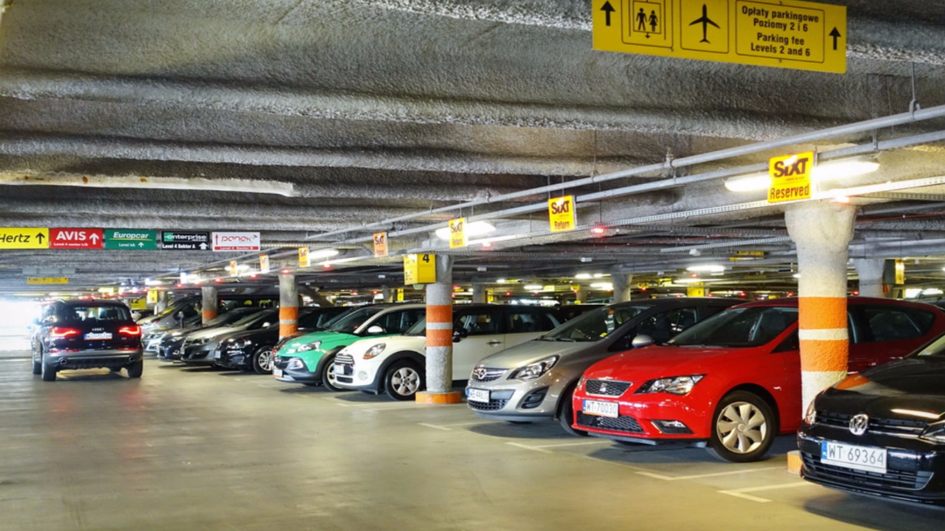 Cheap airport parking at Gatwick, Heathrow, Luton, Bristol, Stansted and more