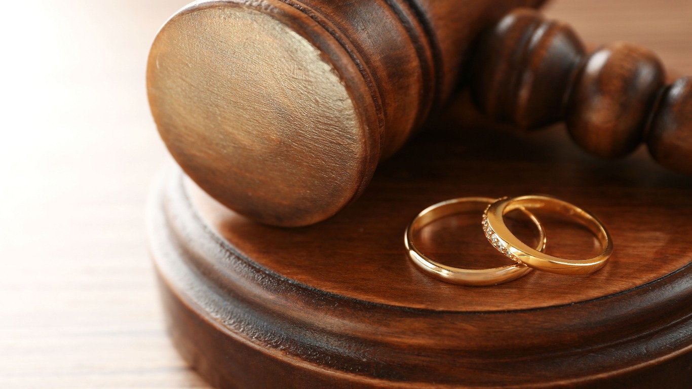 Civil partnerships: how to get one, differences with marriage and financial consequences