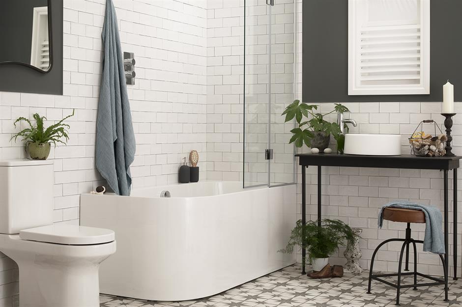 Featured image of post Grey Half Tiled Bathroom Walls : Most small full bathrooms measure about 40 square feet.