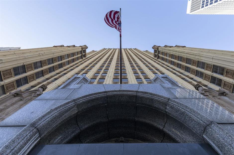 Inside one of America's most iconic abandoned skyscrapers 