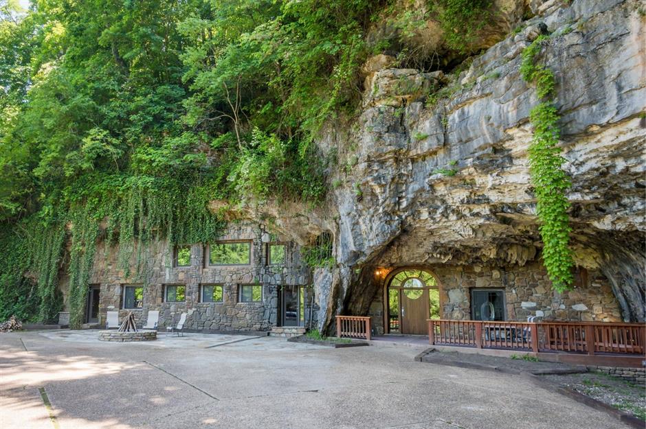 Steven Seagal's $3.4m bulletproof mansion will make your jaw drop ...