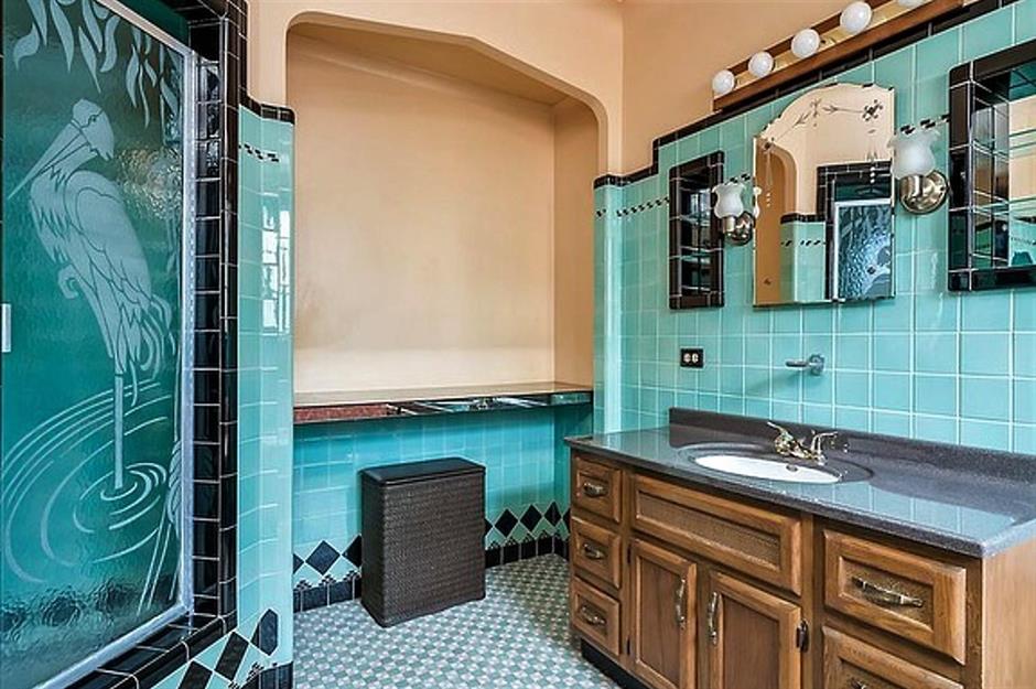 1930s turquoise tiled bathroom