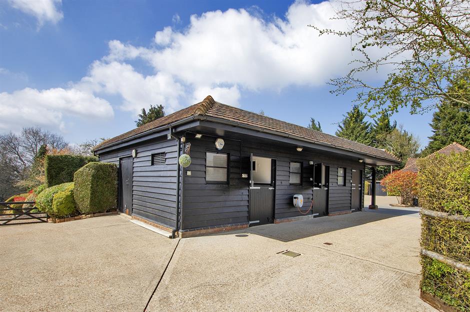 Smart stable blocks