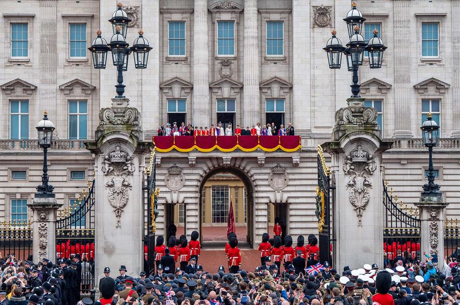 Buckingham Palace sees first new changing of the guard for King Charles  III's reign