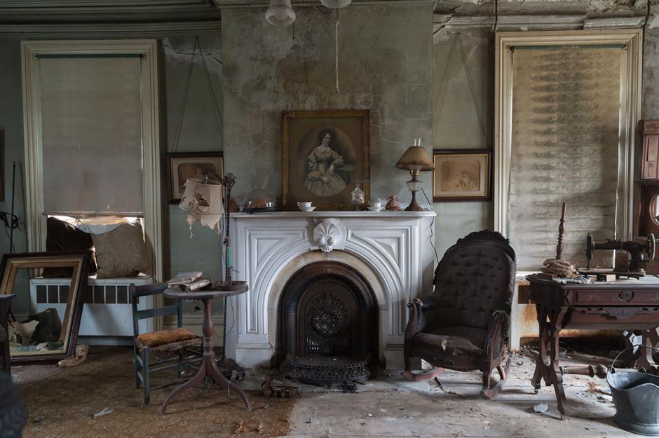 Step Inside This Abandoned Old House Untouched For 40 Years Images, Photos, Reviews