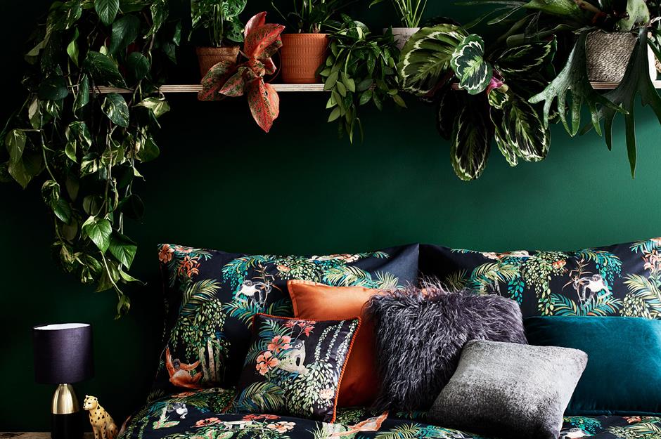 23 Eye-Catching Green Living Room Ideas