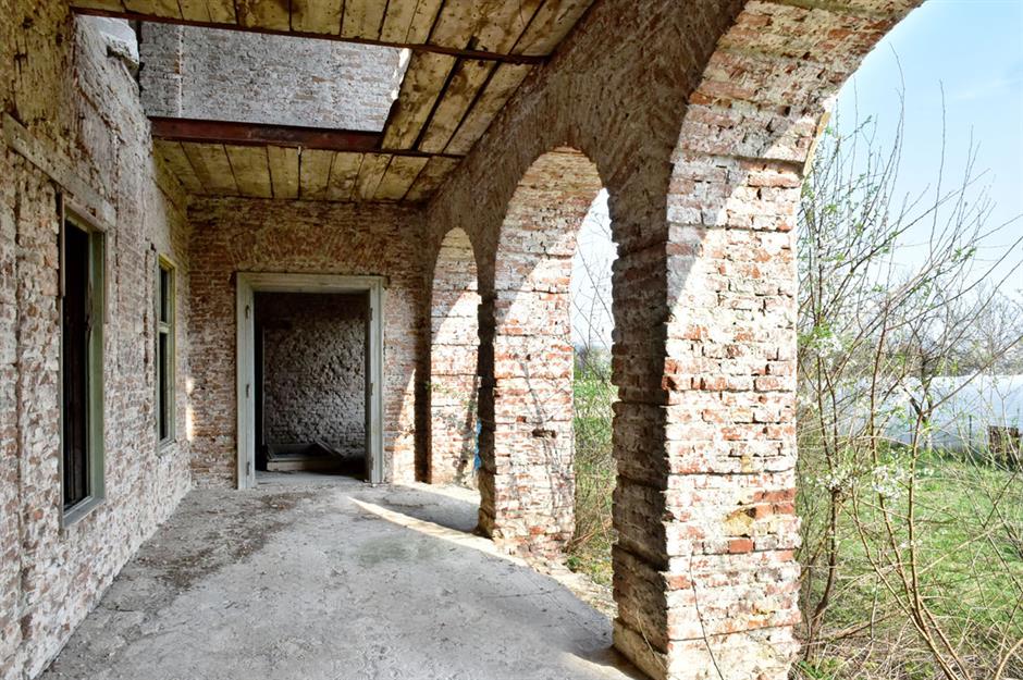 Dreamy abandoned European mansions and castles for sale