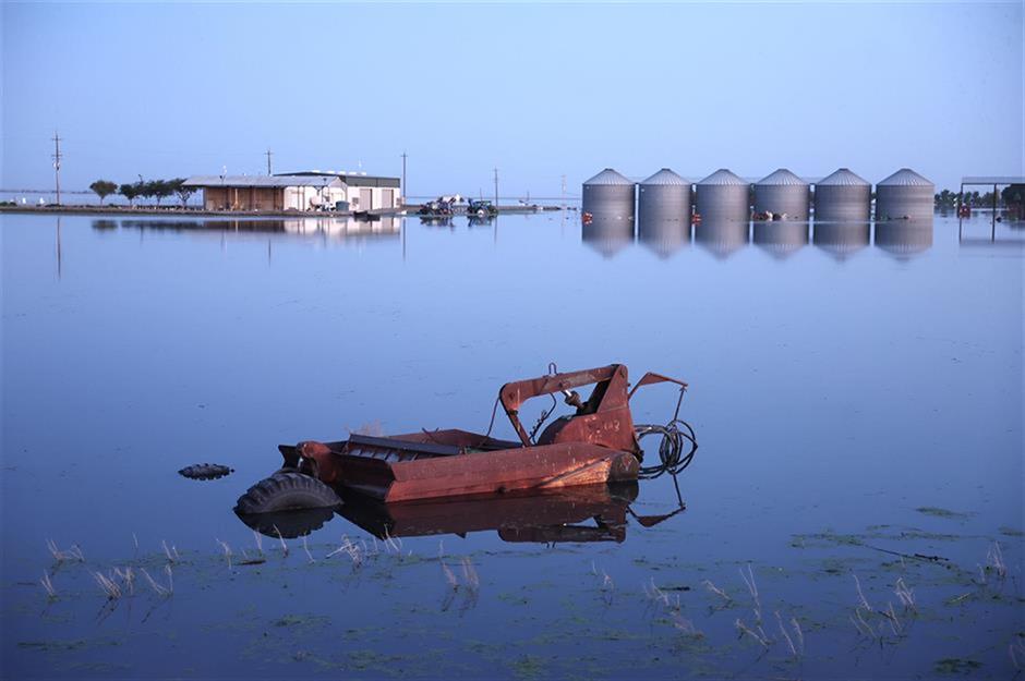 Tulare-See: Versteckte Risiken unter Wasser
