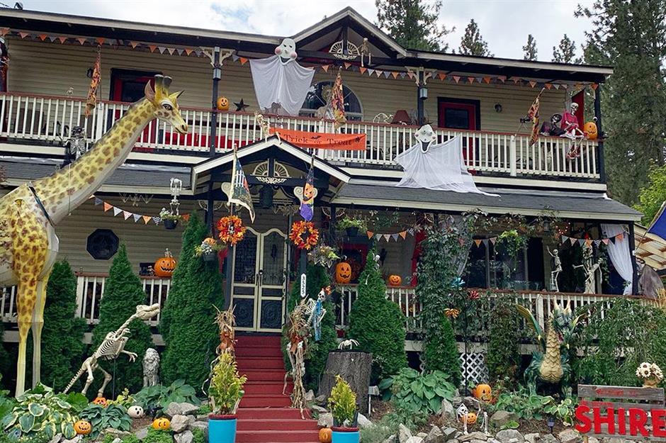 Halloween Decorated Houses