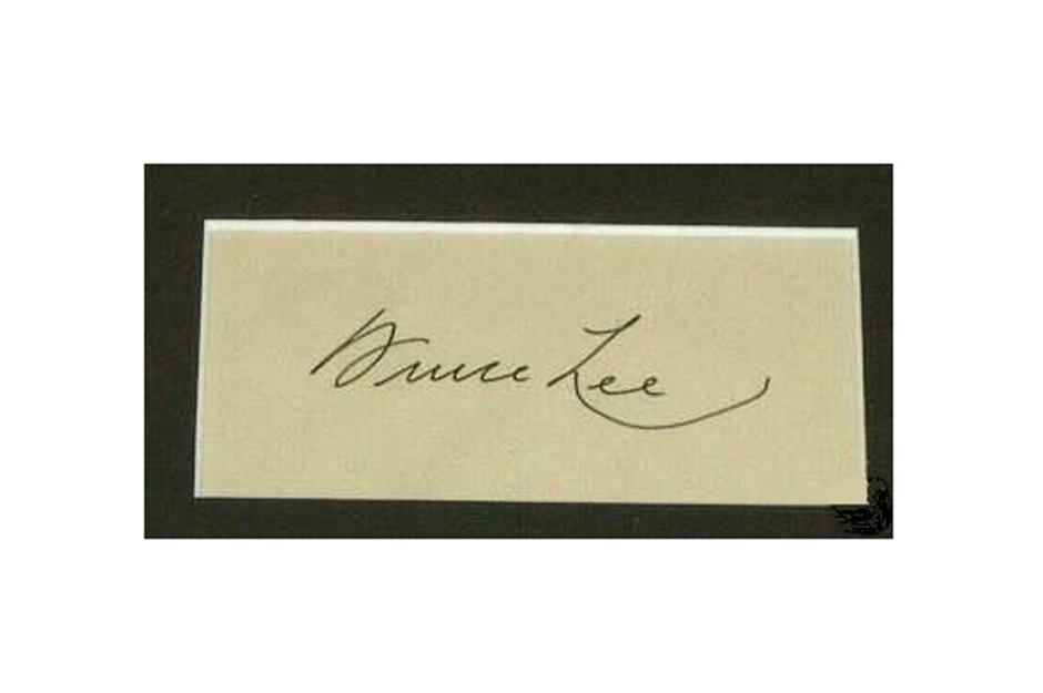Identifying fake Bruce Lee autographs 