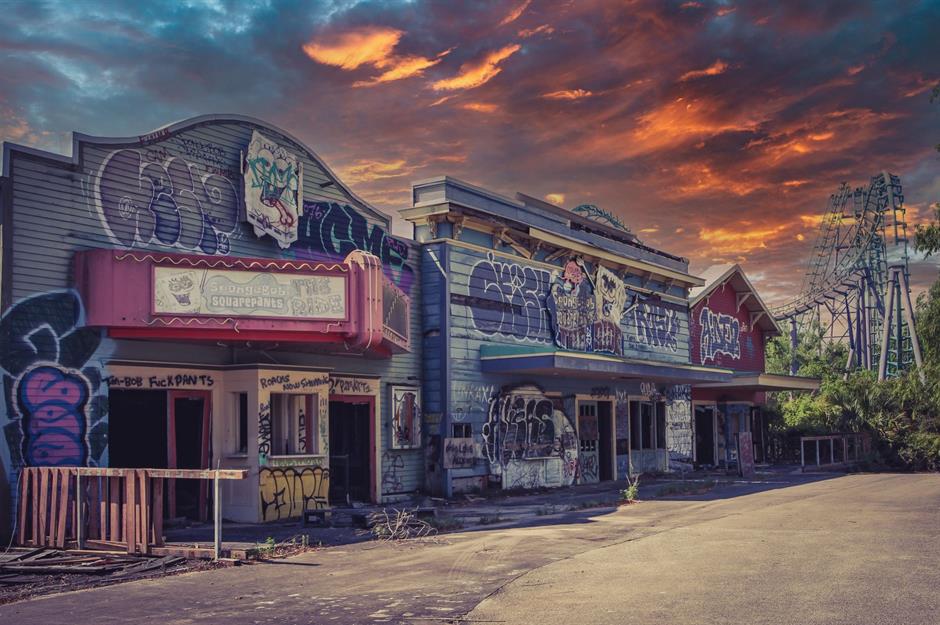 Tour this abandoned Six Flags theme park in Louisiana | loveproperty.com