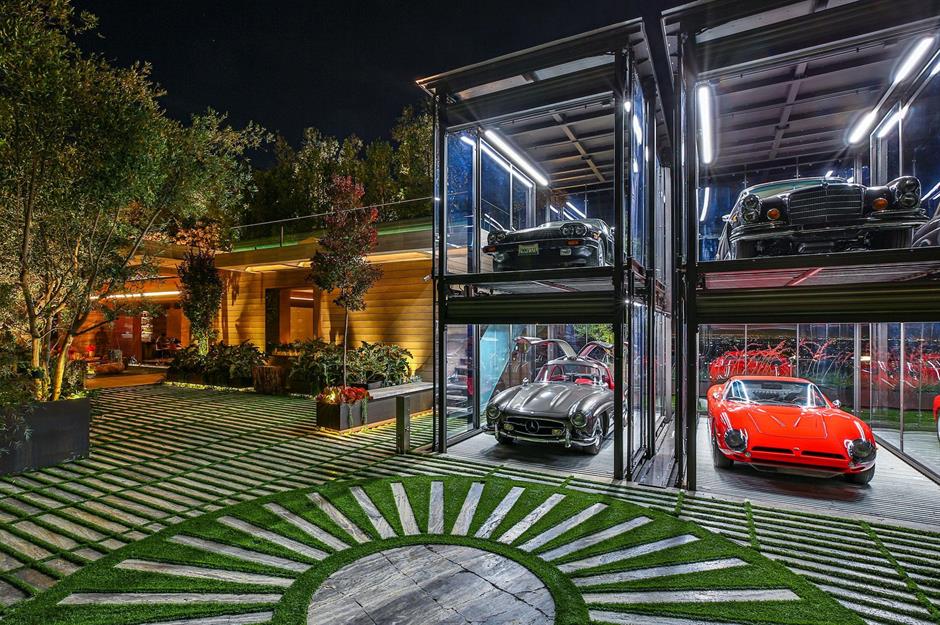 Celebrity Dream Garage: The Epic Journey From $1 To $50,000,000 - 86cxzpk