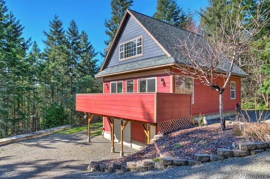 Real homes for sale in America's most adorable small towns