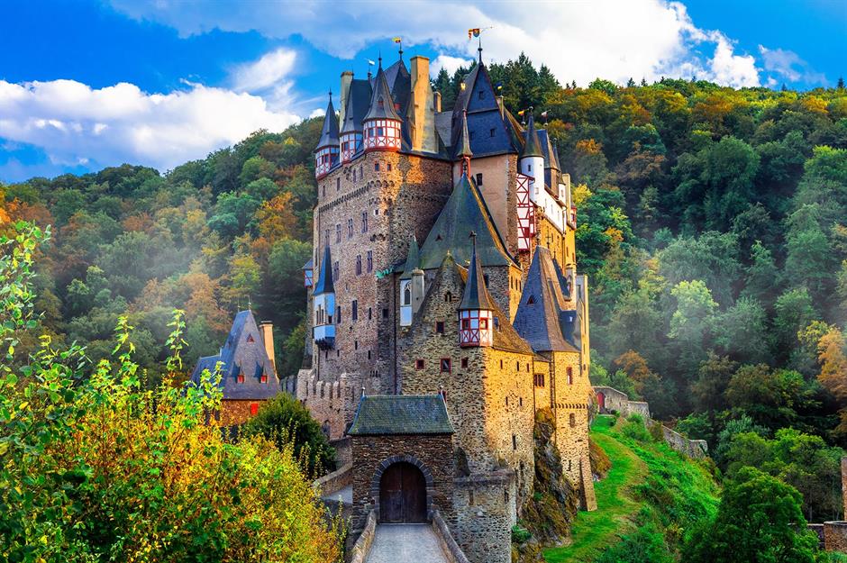 picturesque castles in europe
