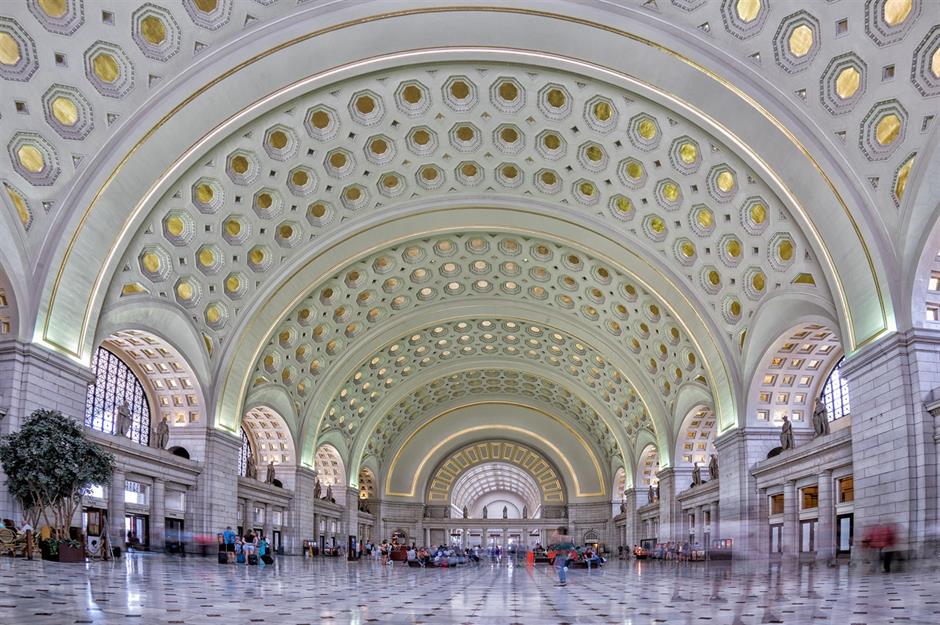 stunning-pictures-of-the-world-s-most-beautiful-train-stations