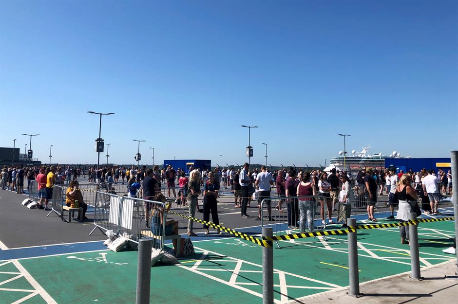Southampton, UK: IKEA reopened to long lines