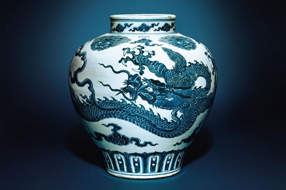 Three exquisite Ming vases used as umbrella stands: up to $64.4 million (£53.1m)