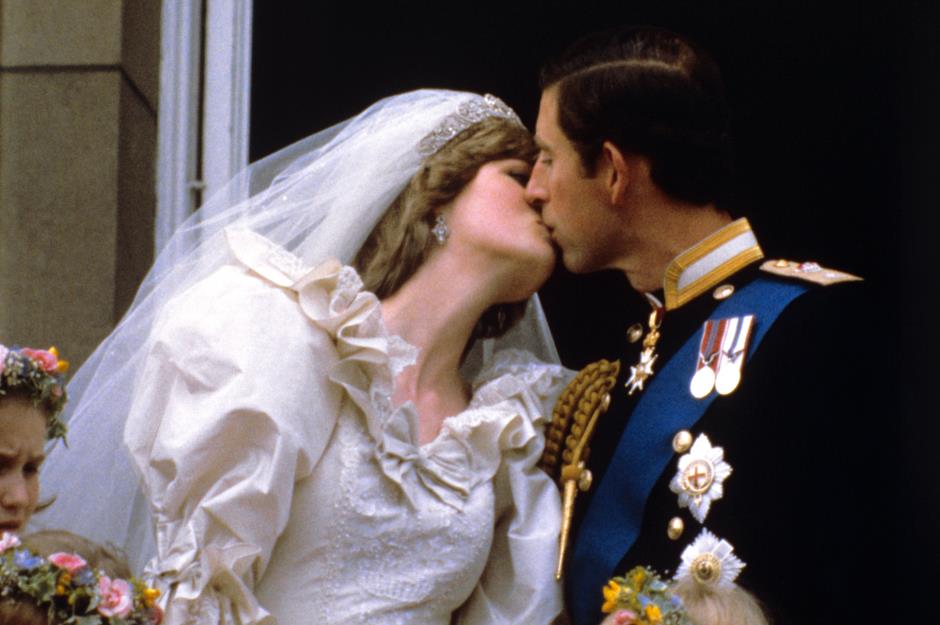 1981: Lady Diana marries Prince Charles