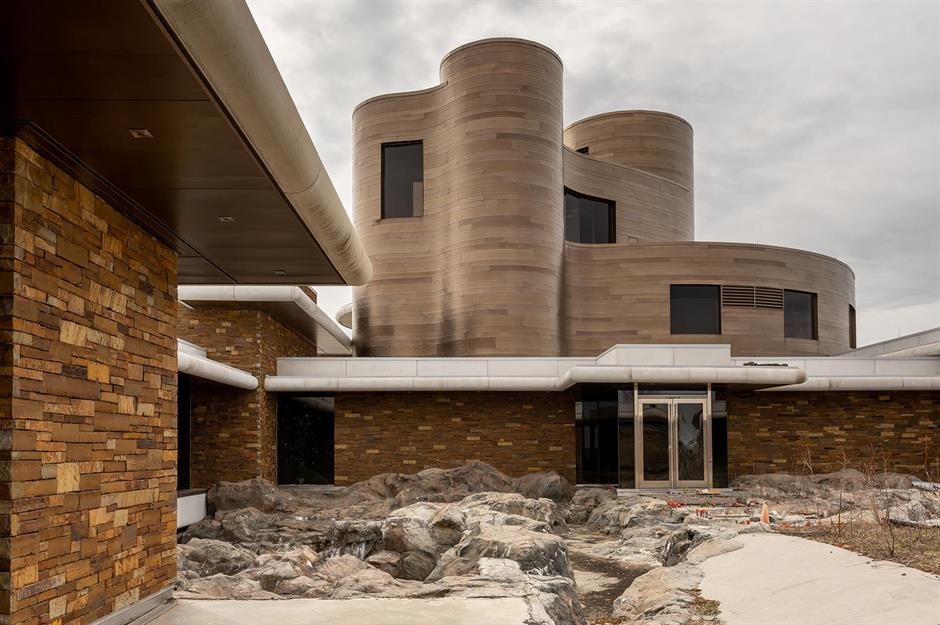Discover Canada's largest abandoned mansion