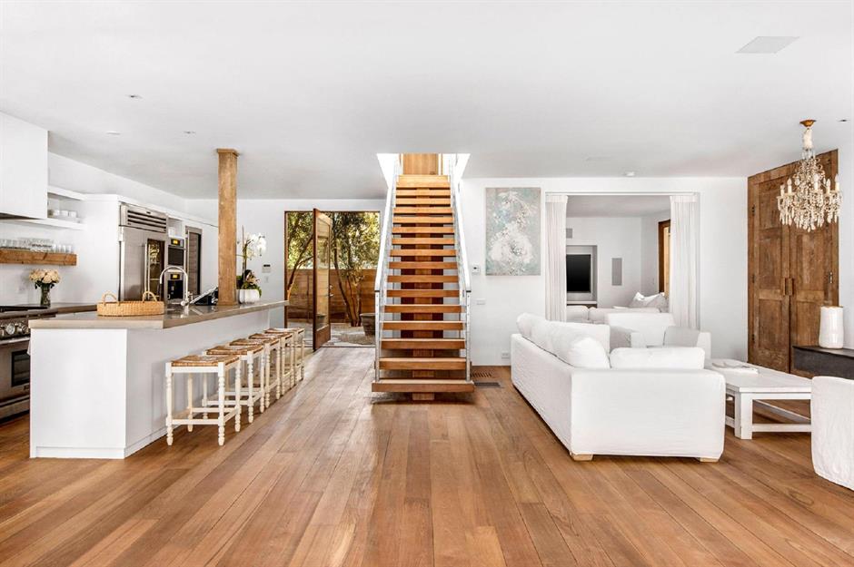Pamela Anderson's Malibu beach house: listed for $14.9 million