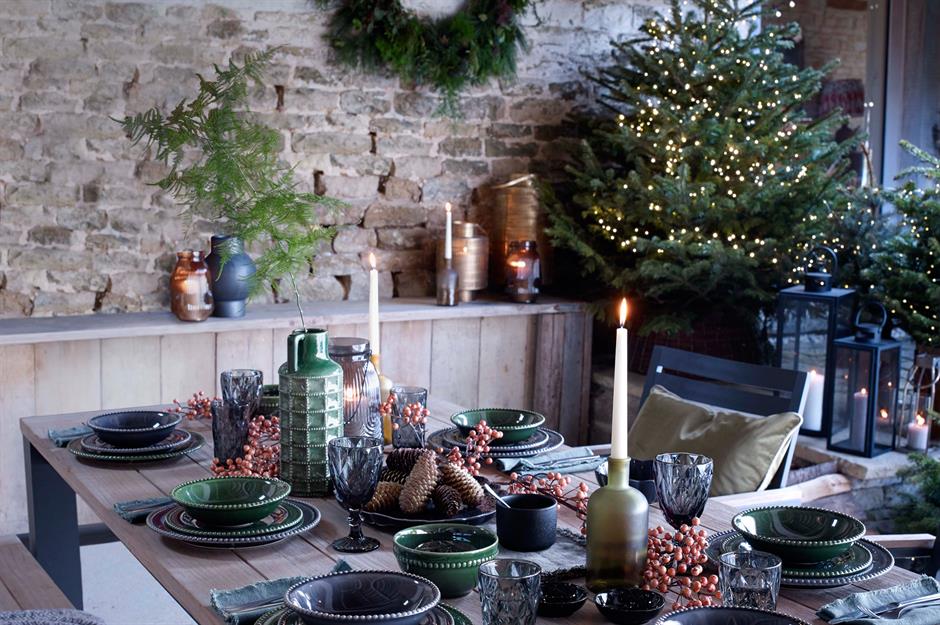 15 Holiday Centerpiece Ideas That Bring a Festive Touch to Your Table