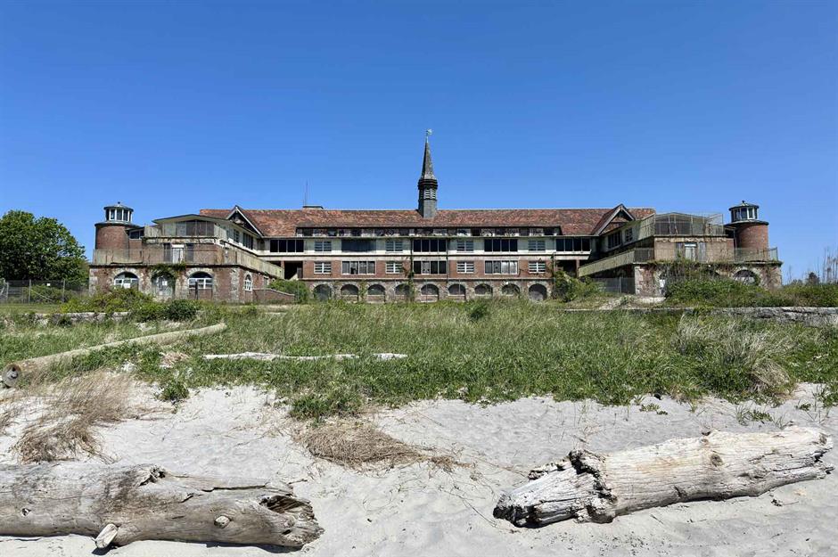 Connecticut: Seaside Sanatorium, Waterford