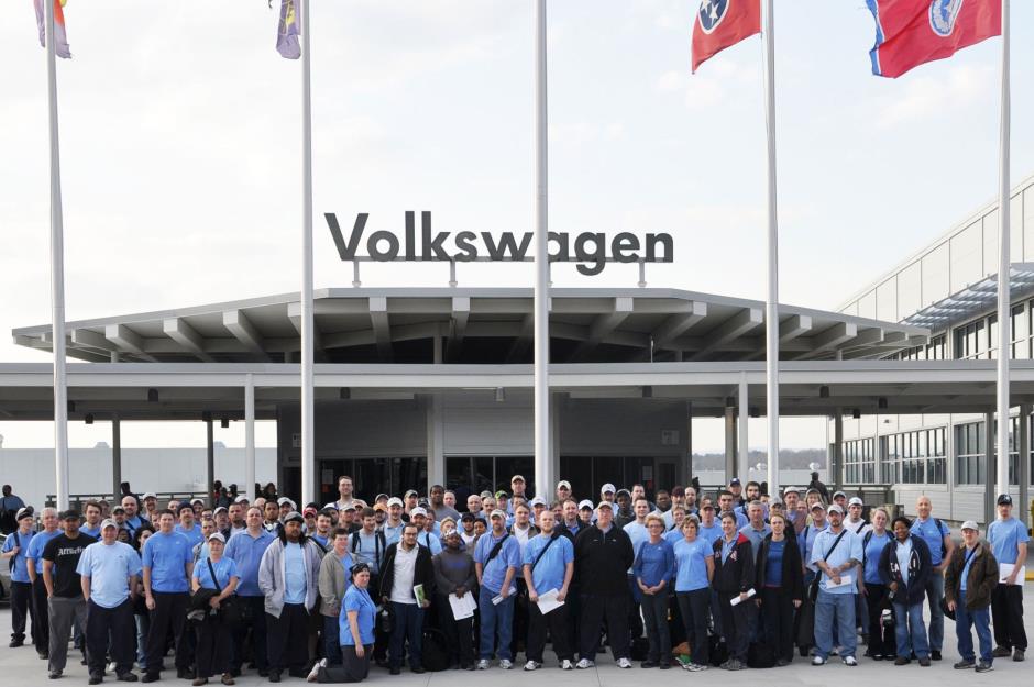 16. Volkswagen: 663,000 employees