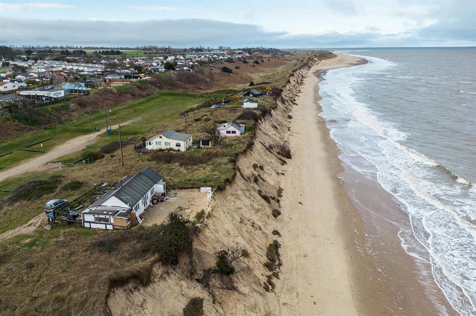 destructive waves on coast