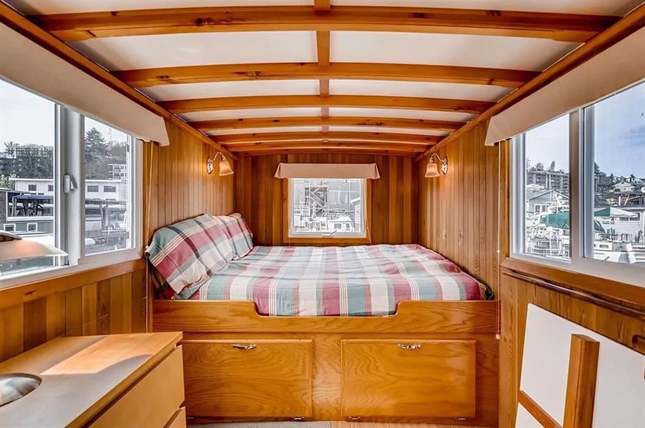 pop yachts houseboats for sale