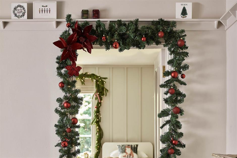 Christmas Banner Hanging Christmas Decorations Indoor Premium Reusable Christmas Bunting Paper Christmas Window Decorations Christmas Garland Father Christmas and Reindeer Christmas Decorations