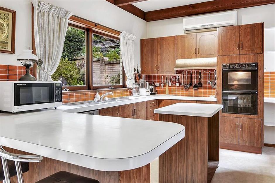 Built-in cutting boards and trivets that protect your kitchen countertop,  1970s style - Retro Renovation