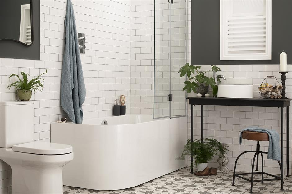 White bathroom ideas that are far from boring | loveinc.com