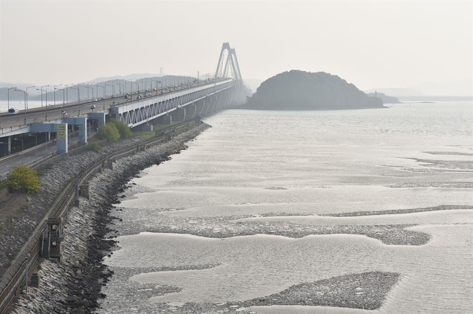 Yeongjong Bridge, South Korea: $2.1 billion (£1.6bn)