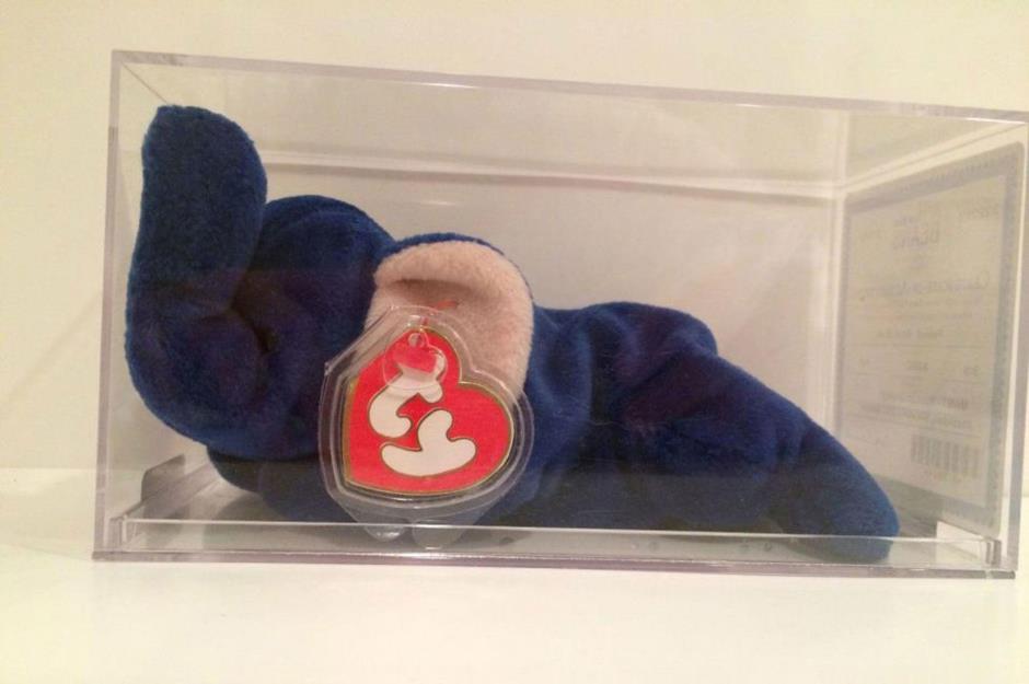 1998 – Peanut Royal Blue Elephant Beanie Baby: $5,000 (£3.7k)