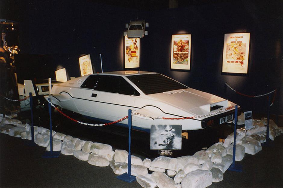James Bond's 'Wet Nellie' Lotus Esprit submarine: $997,000 (£663k)