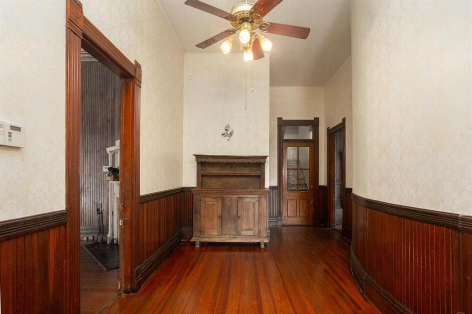 7 real haunted homes for sale (ghosts included)
