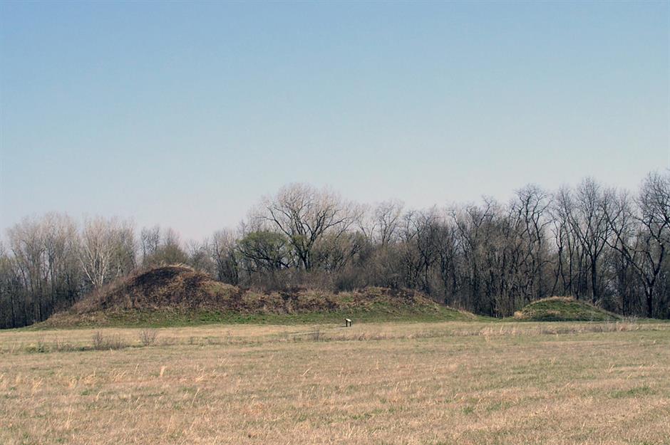 Oklahoma: Spiro Mounds, Fort Coffee, AD 850