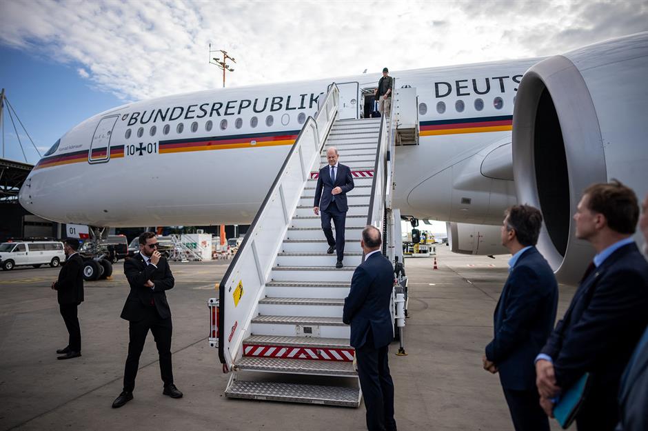 German Chancellor Olaf Scholz: Airbus A350