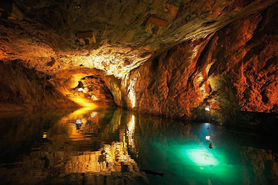 Platz 26: Unterirdischer See von St-Léonard, Schweiz