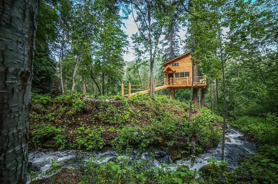 Hansel Creek treehouse, Peshastin, Washington