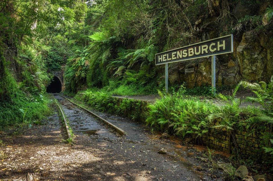 Schaurig-schöne Bahnhofsruinen