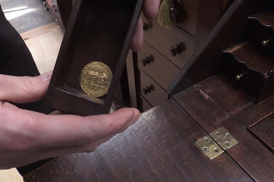 The medieval gold coin hidden in a secret drawer