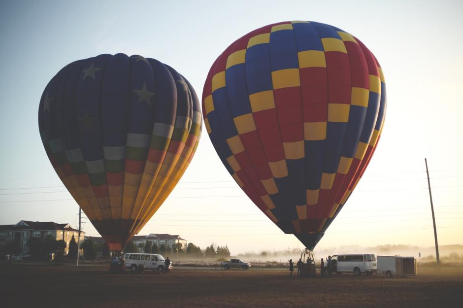 Kansas: Untethered hot air balloons